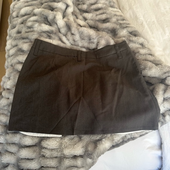 Charcoal Grey Pleat Skirt - Picture 4 of 5